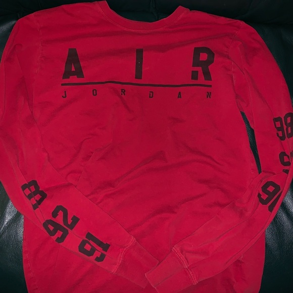 red long sleeve jordan shirt